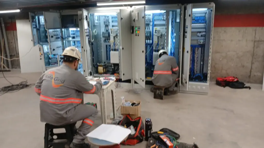 acompanhamento de testes de aceitação em fábrica