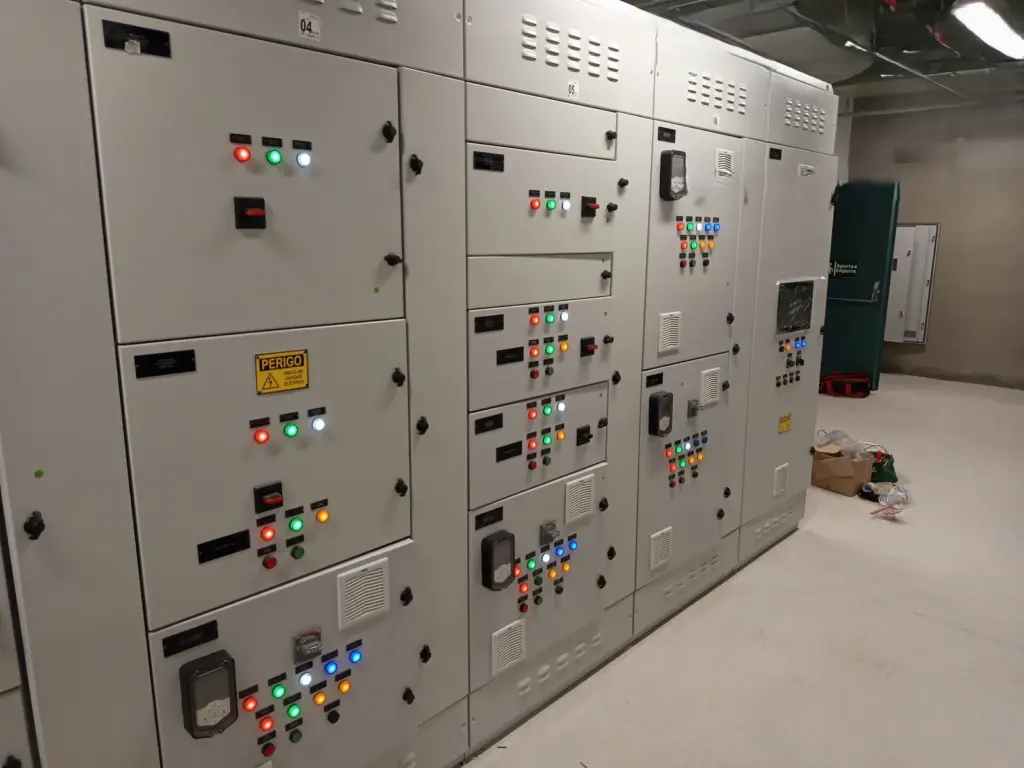 verificação funcional de painéis elétricos